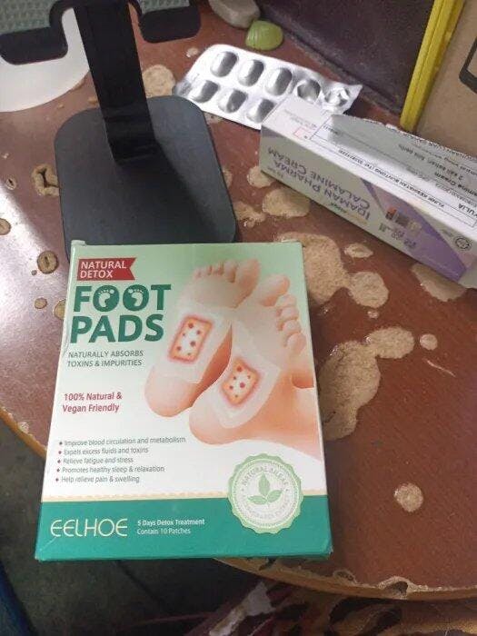 100% Merbal & Gentle Ingredient Detox Foot Pads (BUY 1 GET 1 FREE)