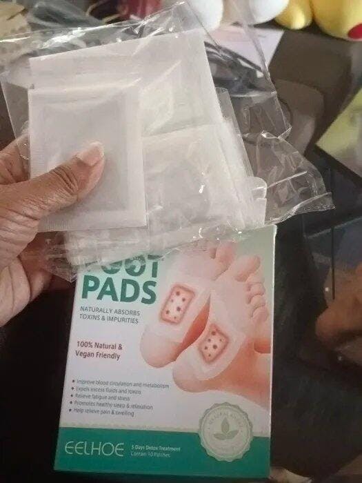 100% Merbal & Gentle Ingredient Detox Foot Pads (BUY 1 GET 1 FREE)